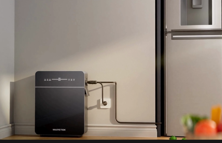 powerhome, magazyn energii można zamontować na korytarzu lub w kuchni, wyglada estetycznie i nie zabiera dużo miejsca